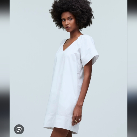 Madewell Dresses & Skirts - Madewell White V-Neck Short Sleeve Shift Dress